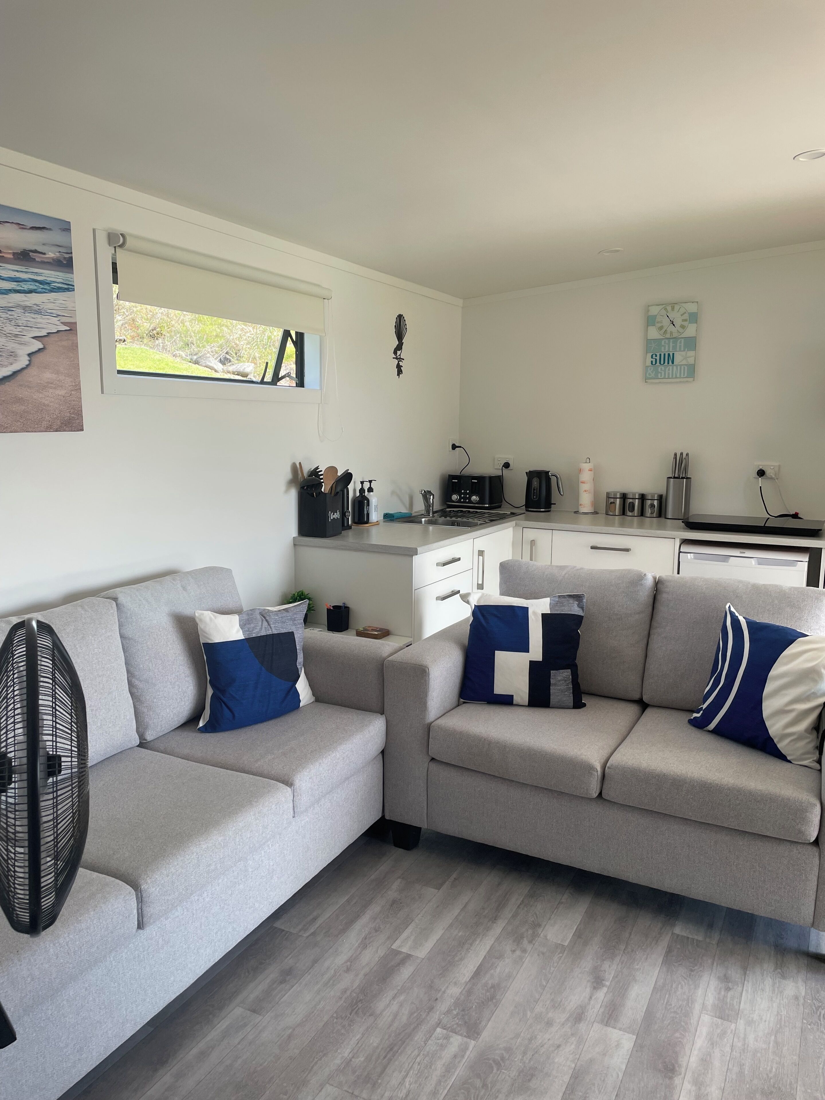 Smart TV, DVD player, music library, video library