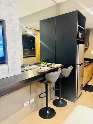 Private kitchen - Twin Bed Near Airport, Mall of Asia, (Pasay City)