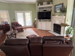 Living area - Masters Golf Tournament, 3 bedroom, 3 bath, 6 people  (Aiken)