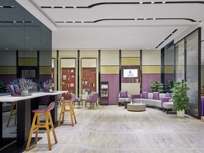 Lobby - Lavande International Hotel Guangzhou Baiyun International Airport Renhe Metro Station Branch (Guangzhou)