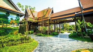 Ngoại thất
