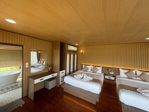 Minibar, in-room safe, individually decorated, individually furnished