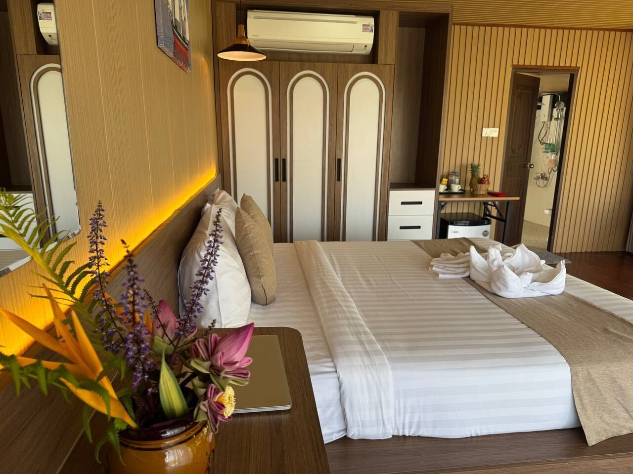 Minibar, caja fuerte, decoración individual y mobiliario individual