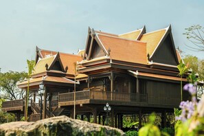 Hot stone massages, deep-tissue massages, Swedish massages - Phum Mongkol Village (Battambang)
