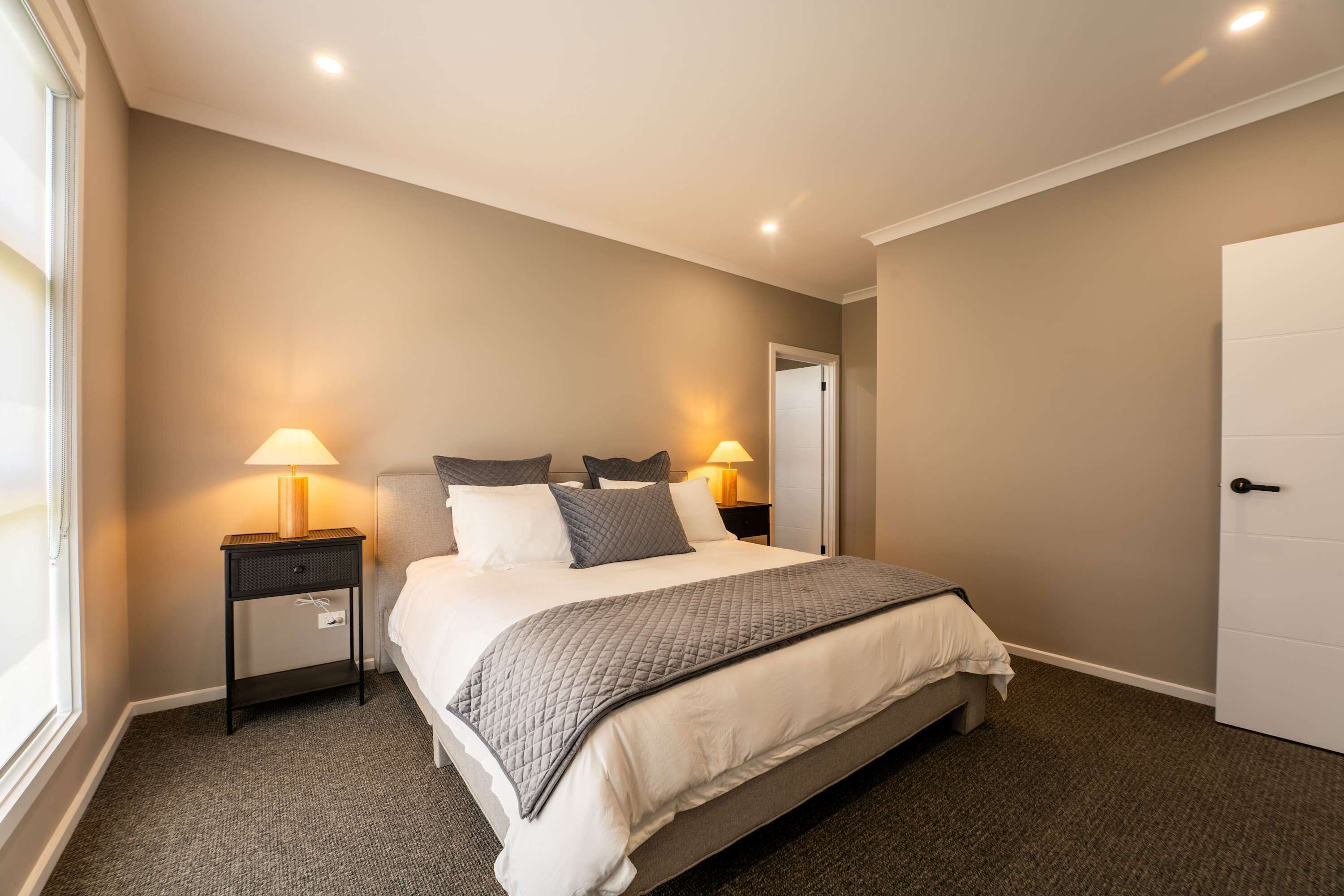 4 bedrooms, bed sheets