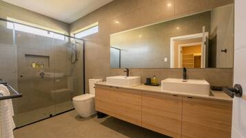 Shower, towels