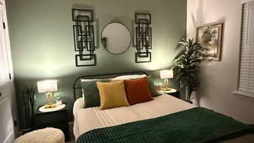 2 bedrooms, desk, iron/ironing board, travel crib