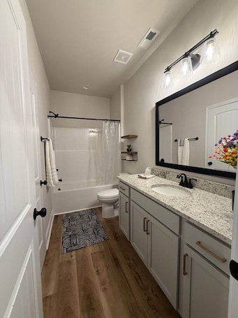 Hair dryer. Stylish | Pvt Baths | Minutes to Shopping & Dining