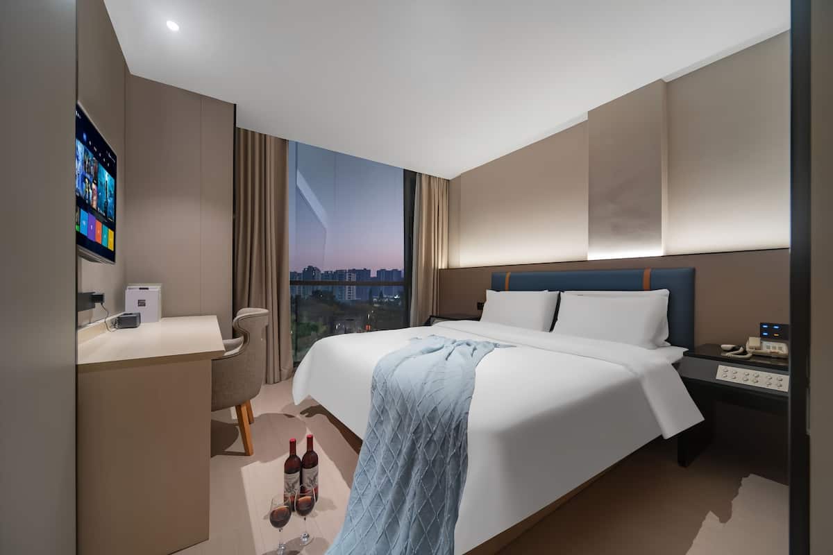 Luxury Double Room, City View