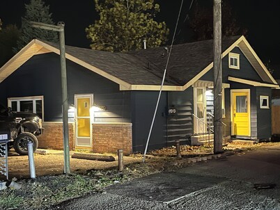 Charming 2-bedroom house with AC and full workout studio