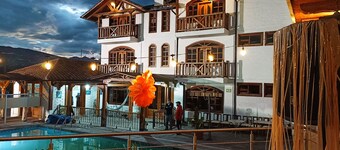 Imperio Real - Hosteria