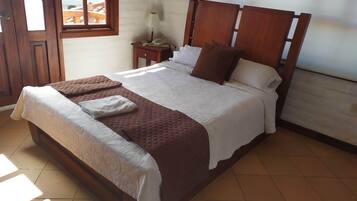 Quarto clássico, vista para a piscina | Wi-Fi de cortesia