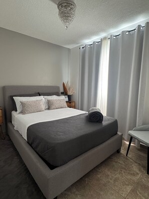 3 quartos, ferros/tábuas de passar roupa, Wi-Fi, roupa de cama