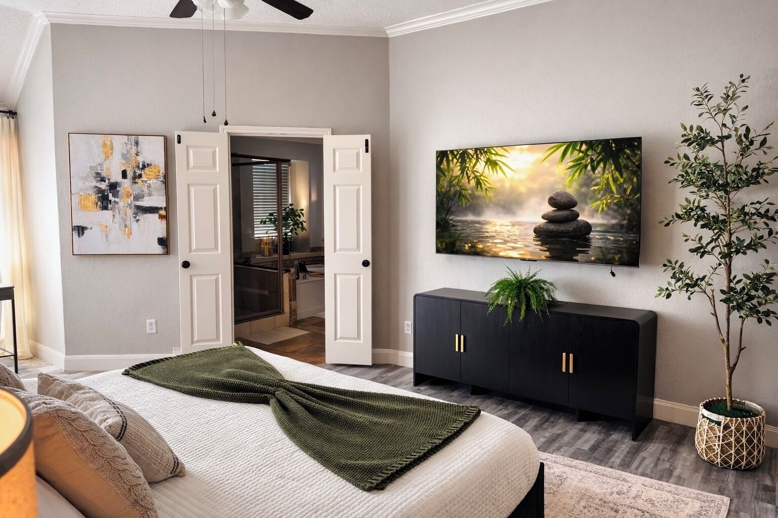 4 bedrooms, desk, iron/ironing board, travel crib