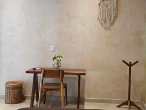 Habitación Deluxe, vista al patio | Interior
