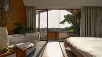 Deluxe tweepersoonskamer, balkon, uitzicht op meer