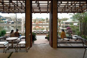 Outdoor dining - Amea Homestay (Hue)