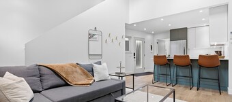 Brand New Modern Private Loft Suite | King Bed |