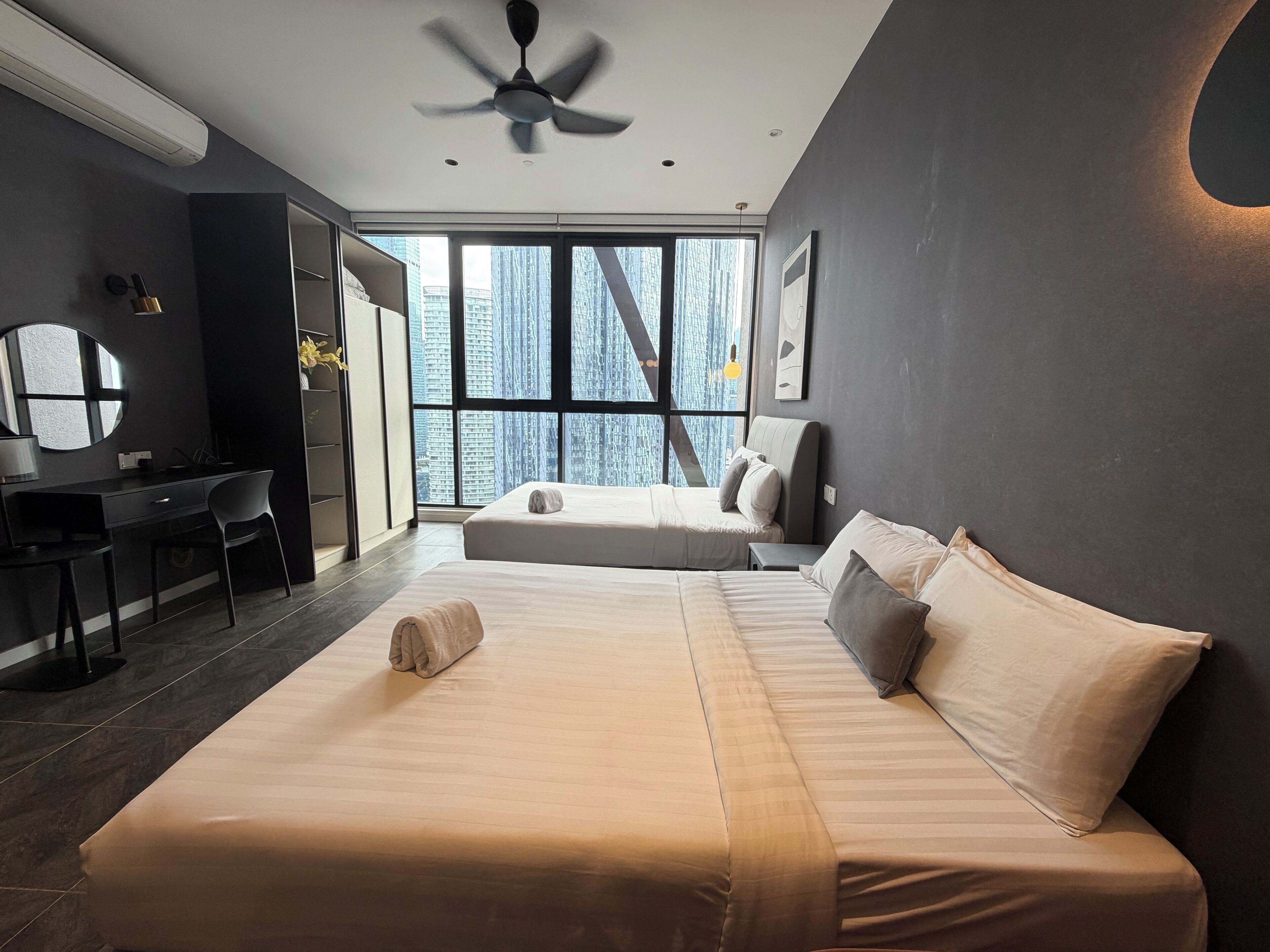 Family Studio Suite, City View