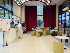 Lobby sitting area - Metahome@Scarletz Suites KLCC (Kuala Lumpur)