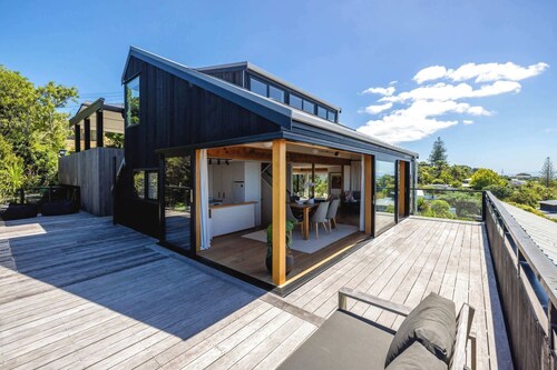 Tiri Bay Views - Our Island