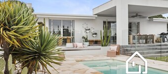 The White Oasis – Sorrento Family Haven