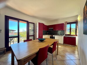 Private kitchen - "Sea Whisper Garden" (Arbatax)