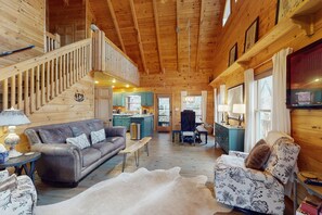 TV, fireplace, foosball - Dog-friendly, cozy cabin with oversized hot tub & gas fireplace on a wooded lot (Blue Ridge)