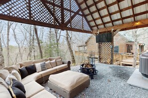 Terrace/patio - Dog-friendly, cozy cabin with oversized hot tub & gas fireplace on a wooded lot (Blue Ridge)