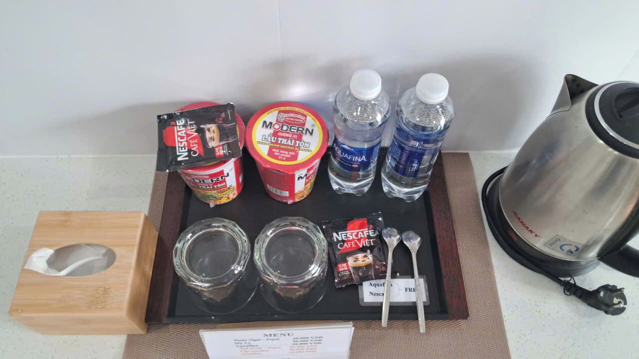 Deluxe Bungalow, Garden View | Food and drink