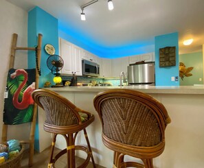 Private kitchen - 1BR Kona Condo w/ Chef’s Kitchen & Tropical Lanai (Kailua-Kona)