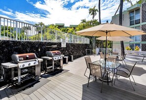 Outdoor dining - 1BR Kona Condo w/ Chef’s Kitchen & Tropical Lanai (Kailua-Kona)