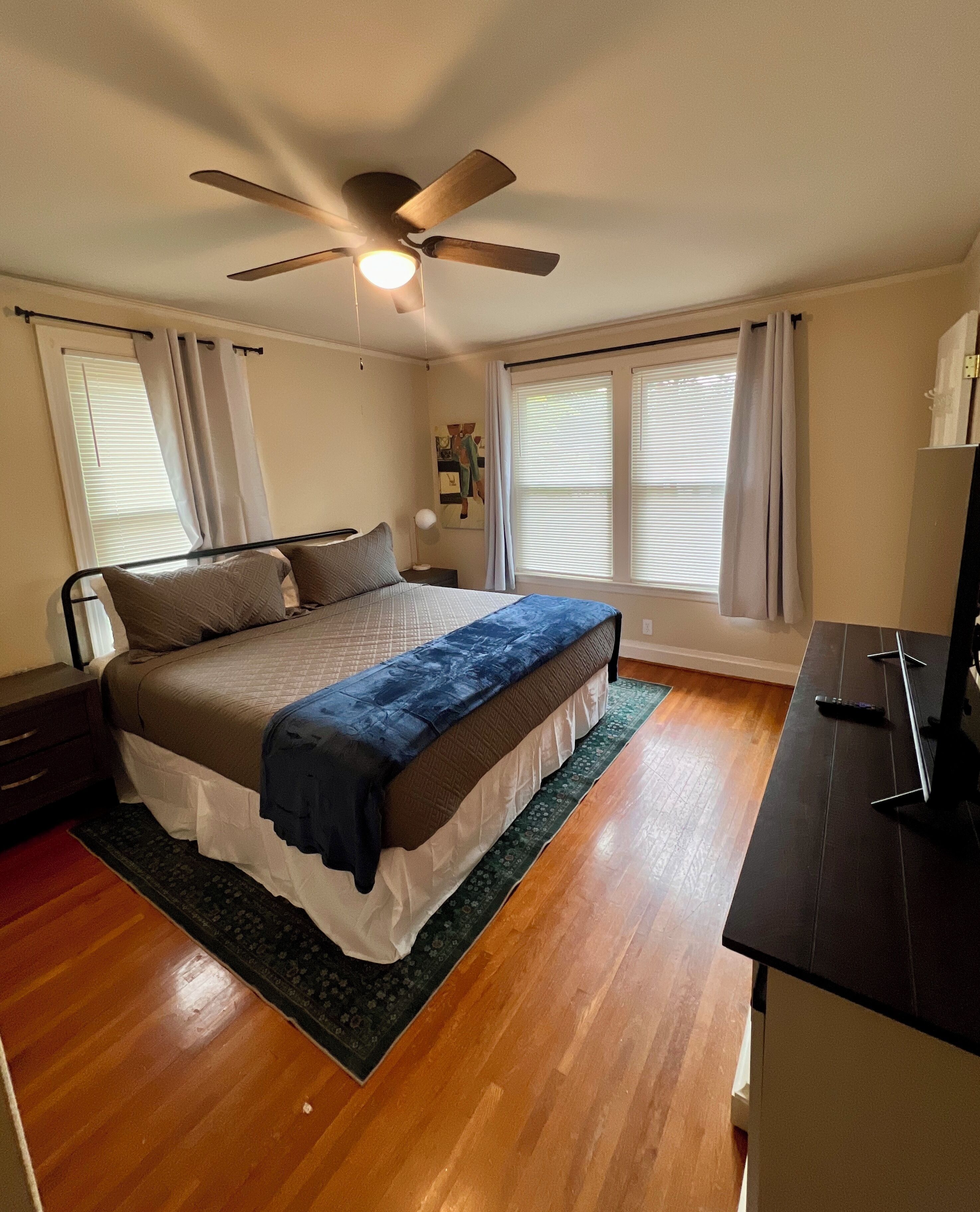 3 bedrooms, iron/ironing board, travel cot, free WiFi
