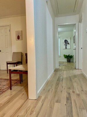 Interior - Near Major Attractions 20 min AT&T Stadium 8 min Downtown FW & Stockyards 3bedrm (Fort Worth)