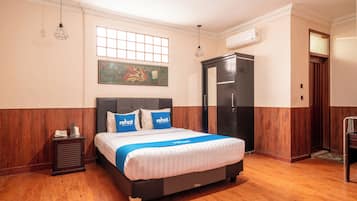 Kamar Double Premium | Seprai katun Mesir, seprai premium, meja kerja, dan Wi-Fi gratis