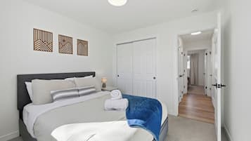 Iron/ironing board, internet, bed sheets