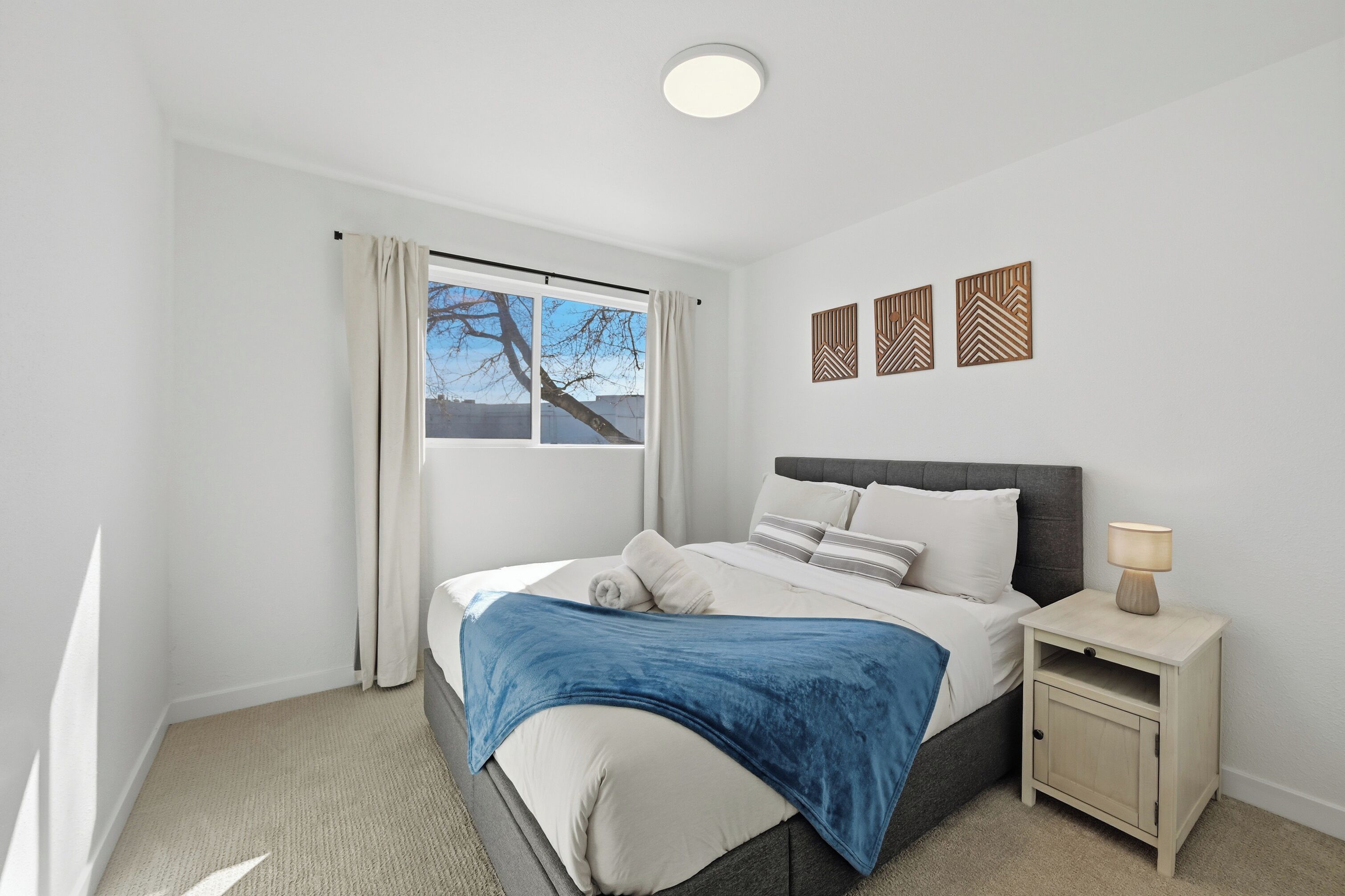 2 bedrooms, iron/ironing board, Internet, bed sheets