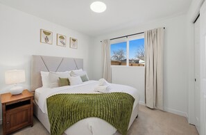 Fer et planche à repasser, accès Internet, draps fournis