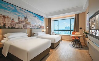 Camera Luxury con 2 letti singoli, vista città | Biancheria da letto ipoallergenica, copriletto in piuma