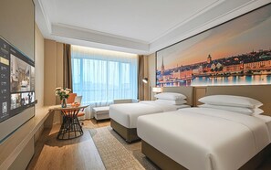 Habitación superior con 2 camas individuales, vistas a la ciudad | Ropa de cama hipoalergénica y edredones de plumas