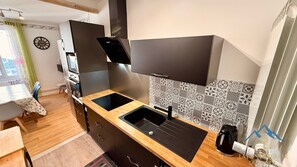 Apartment | Private kitchen - Alpine Sanctuary by the Market Lane (Mont-Dore)