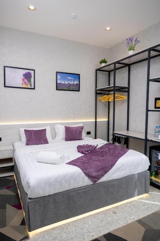 Standard enkelrum - balkong - utsikt mot staden