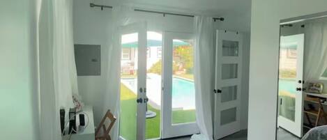 1 habitación, internet y ropa de cama