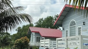 Fachada de la propiedad