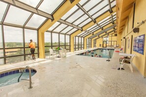 Pool - Cozy oceanfront 1-bedroom condo in beautiful Myrtle Beach (Myrtle Beach)