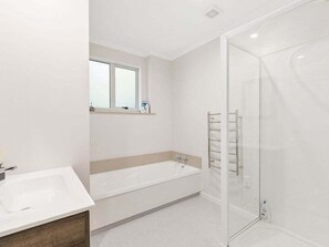 Bathroom - Stylish Trentham Retreat (Wellington)