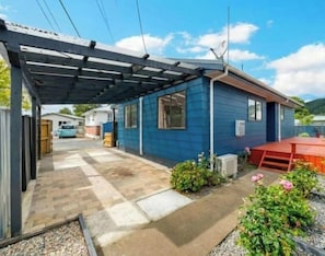 Exterior - Stylish Trentham Retreat (Wellington)