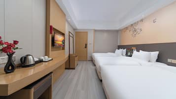 Luxury Triple Room, City View