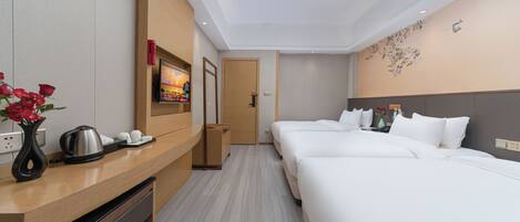 Luxury Triple Room, City View