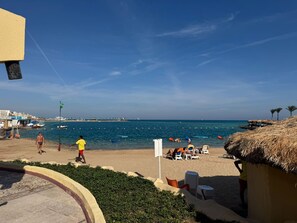 Unclassified image, 2 of 57, button - 4 Bedroom Seaside Hurghada Escape (محافظة ا لبحر الأحمر)